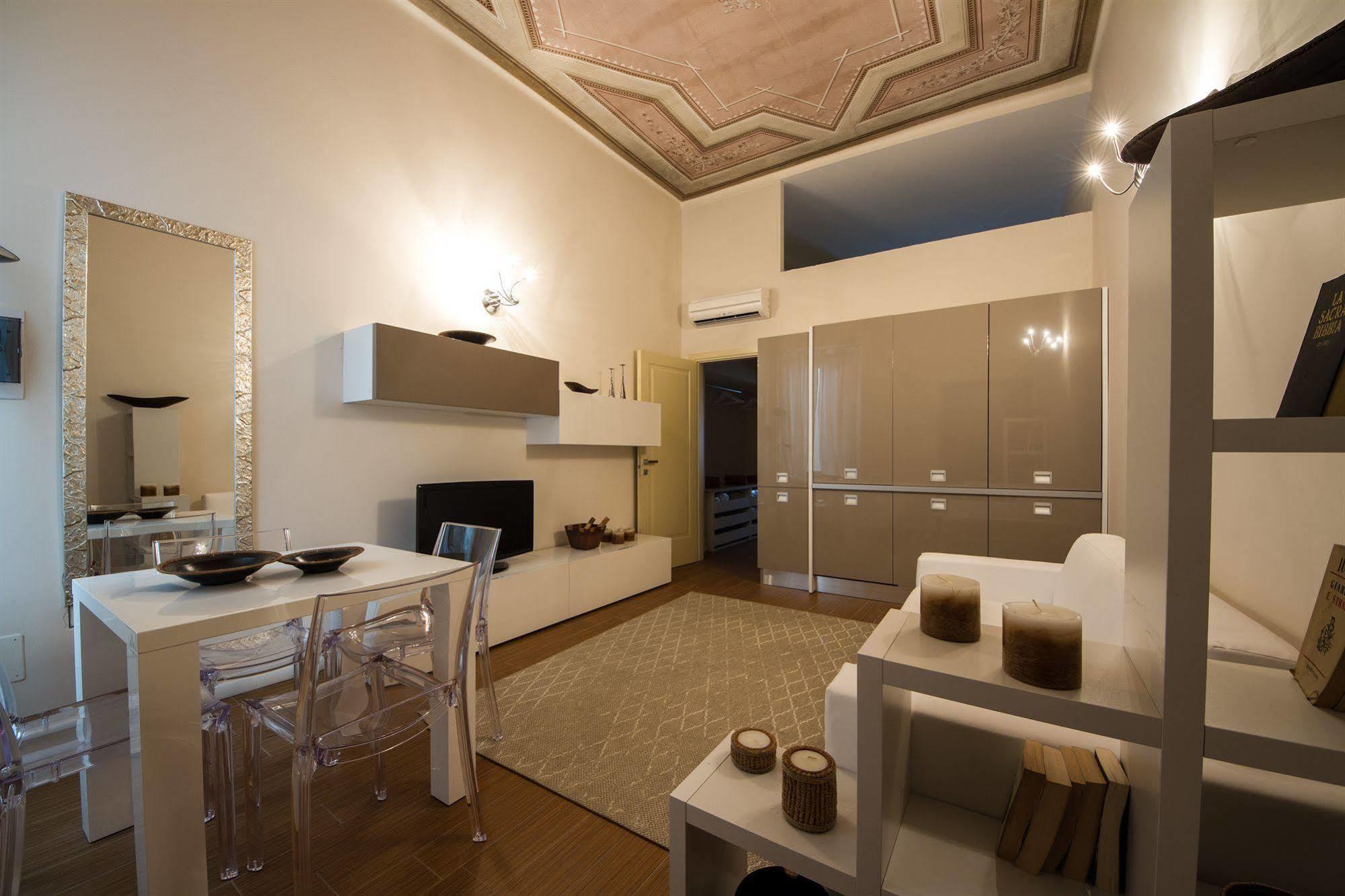 Vip Bergamo Apartments Екстер'єр фото